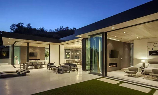 是否具備泳池、具備何等等級的泳池，已經(jīng)成為了豪宅品質(zhì)的重要象征