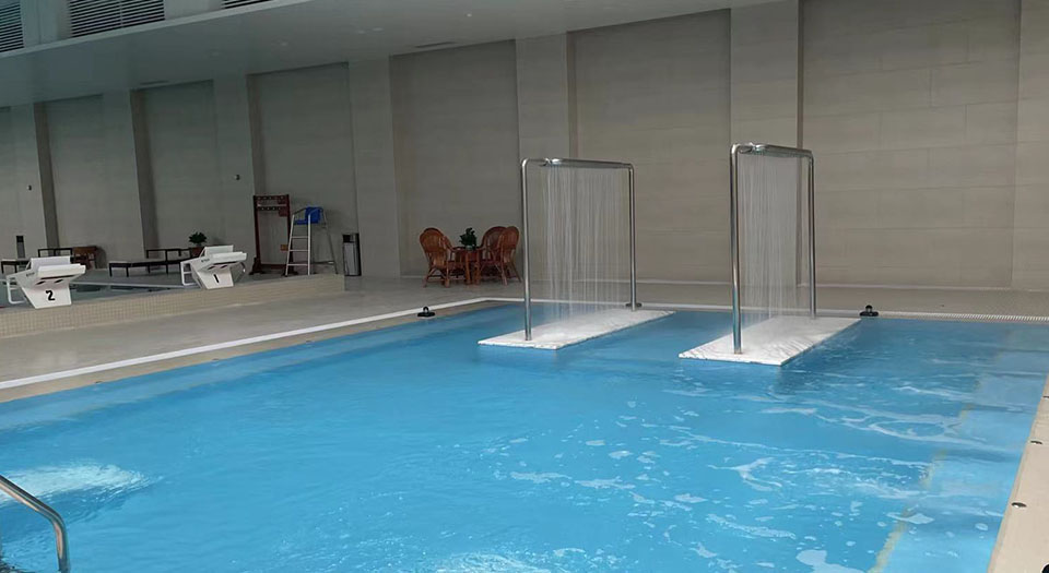 室內(nèi)游泳池 室內(nèi)游泳池