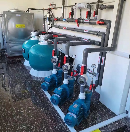 愛克過濾砂缸、循環(huán)水泵、中壓紫外線等泳池處理設(shè)備