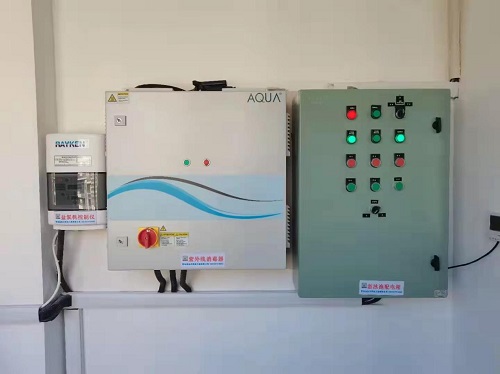 愛克過濾砂缸、循環(huán)水泵、中壓紫外線等泳池處理設(shè)備