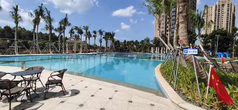 安裝好愛克泳池設備的瀾鉑灣小區(qū)泳池