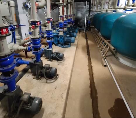 泳池設備有循環(huán)水泵、砂缸