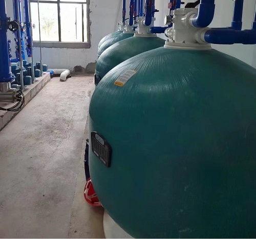 泳池設(shè)備機房中的過濾砂缸