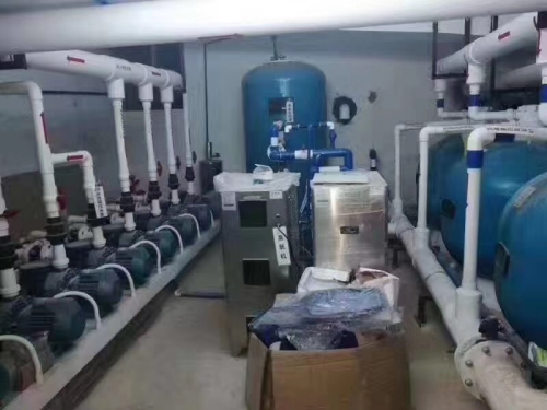 三春里民宿泳池采用愛克泳池設(shè)備