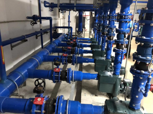 博亞茲瀾鉑灣小區(qū)的室外游泳池采用愛(ài)克泳池設(shè)備