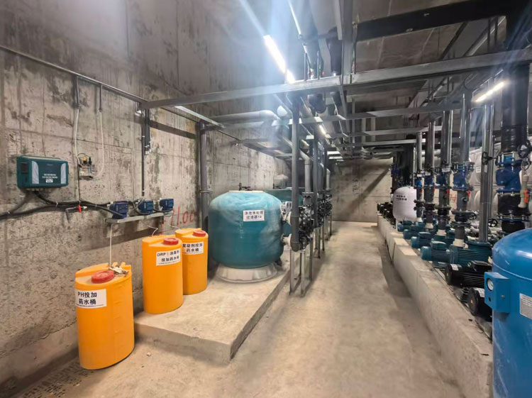 愛(ài)克泳池設(shè)備